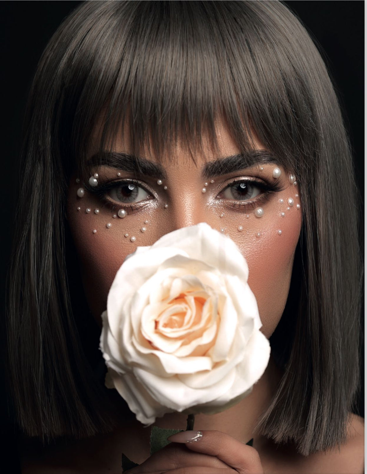 עדשות לעיניים + תמיסה רב תכליתית + מסכת זהב לפנים מתנה LOROYAL